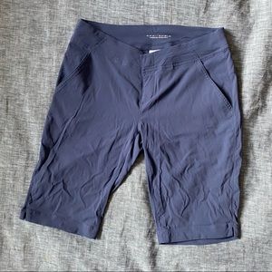 Columbia Women Omni-Shield Stretch Climber Canyon Shorts, size 2